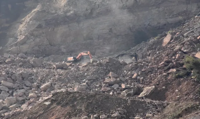 Ordu'da taş ocağı şantiyesindeki göçükte hayatını kaybeden kamyon şoförünün cenazesi defnedildi