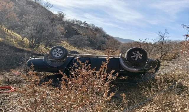 Sivas'ta devrilen pikaptaki öğretmen öldü