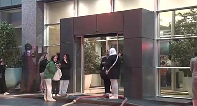 Sultangazi'de otelde çıkan yangında 4 kişi dumandan etkilendi