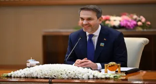 Bakan Bayraktar, Özbekistan Cumhurbaşkanı Mirziyoyev tarafından kabul edildi