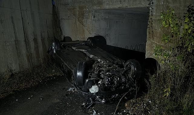 Devrilen otomobilin sürücüsü yaralandı 