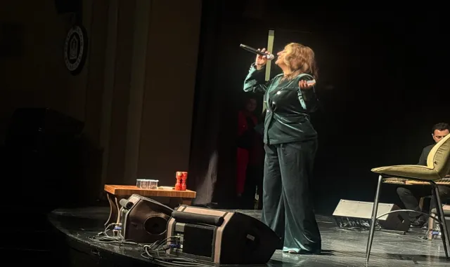 Dilek Türkan ve Derya Türkan Bursa'da konser verdi