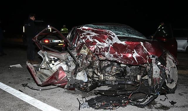 Dur ihtarına uymadı ve ters yöne girdi otomobille çarpıştı: 5 kişi hayatını kaybetti