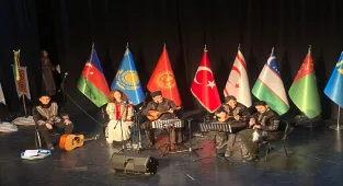 DÜZELTME - Eskişehir'de Dünya Türk Dili Ailesi Günü programı düzenlendi başlıklı haberimizde sehven yer alan Türk Dünyası Vakfı Genel Sekreteri Mustafa Fıratlı ifadesi Türk Dünyası Vakfı Genel Sekreteri Gökmen Aktuğ olarak düzeltilmiştir.