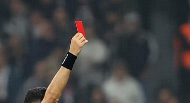 Fenerbahçe Beşiktaş derbileri hırçın geçiyor! Kırmızı kart sayısı dikkat çekiyor