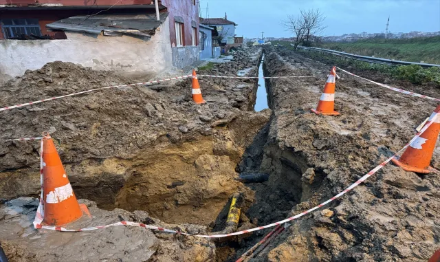 GÜNCELLEME - Edirne'de boru döşemesi yapılan kanalda toprak kayması sonucu yaralanan işçilerden biri hayatını kaybetti