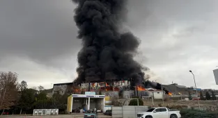 GÜNCELLEME - Kırıkkale OSB'de fabrikada çıkan yangına müdahale ediliyor