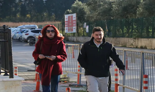 GÜNCELLEME - Sanatçı Gül Tut'un ölümüyle ilgili oğlu Tuğberk Yağız Gülter Yalova Adliyesinden ayrıldı