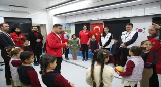 Hatay'da Türk Kızılay ve Kore Kızılhaçından depremzede çocuklara etkinlik