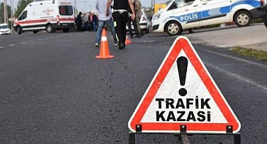 İki otomobil çarpıştı: 1 ölü, 7 yaralı