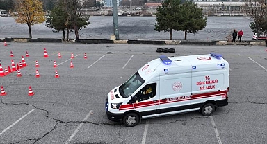 Kayseri'de Ambulans Rallisinde derece alan ekiplere ödülleri verildi