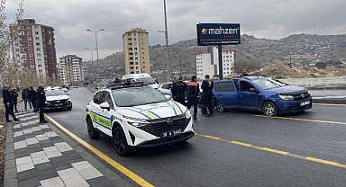 Kayseri'de dur ihtarına uymayarak kaçan şüphelilerden 1'i tutuklandı
