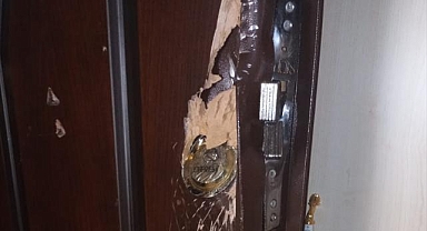 Kayseri'de görevlinin eşini öldüren zanlı, boşanma aşamasındaki eşinin kapısını baltayla kırmaya çalışmış