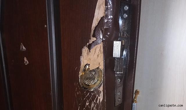 Kayseri'de görevlinin eşini öldüren zanlı, boşanma aşamasındaki eşinin kapısını baltayla kırmaya çalışmış