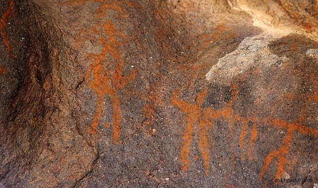 Kayseri'de Neolitik Çağ'a ait insan figürlü kaya resimleri keşfedildi
