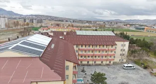 Kayseri Hacı Rukiye Gazioğlu Huzurevi'nin çatısında yenileme çalışması başlatıldı