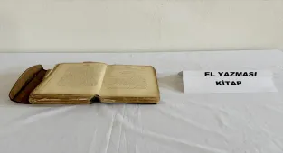 Kırşehir'de Osmanlı dönemine ait el yazması Kur'an-ı Kerim ele geçirildi