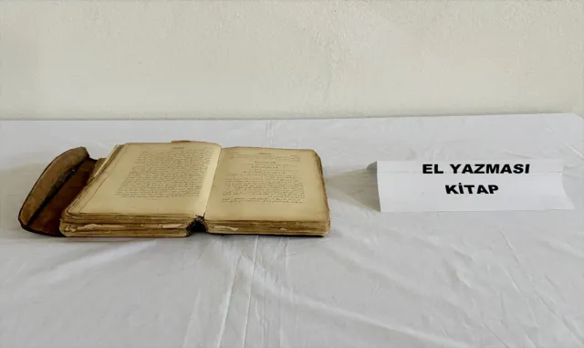 Kırşehir'de Osmanlı dönemine ait el yazması Kur'an-ı Kerim ele geçirildi