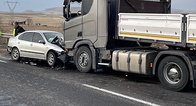 Nevşehir Kayseri yolunda otomobil TIR'la çarpıştı: 1 kişi hayatını kaybetti