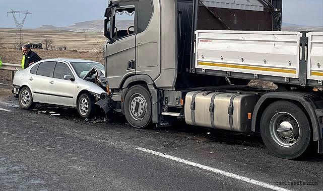 Nevşehir Kayseri yolunda otomobil TIR'la çarpıştı: 1 kişi hayatını kaybetti