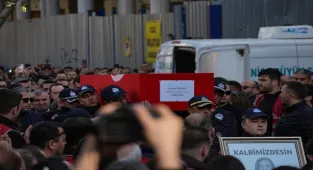 Şehzadeler Belediye Başkanı Gülşah Durbay için belediye önünde tören düzenlendi