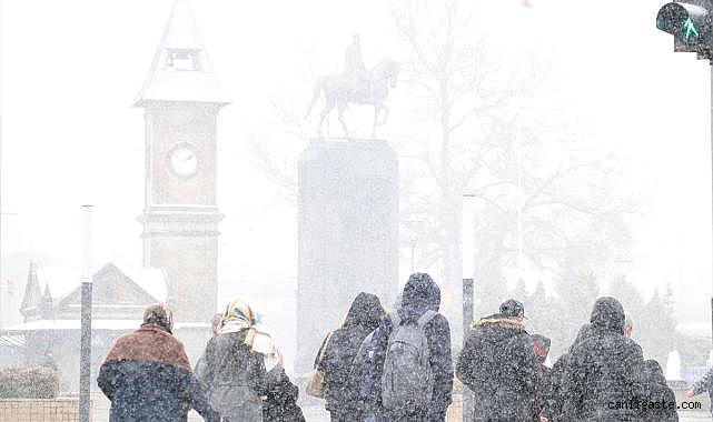 Sıcaklıklar 10 derece düşecek! Yer yer yoğun kar yağacak