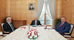 TBMM Başkanı Kurtulmuş, HÜDA PAR Genel Başkanı Yapıcıoğlu ve Yeniden Refah Partili Bekin'i kabul etti