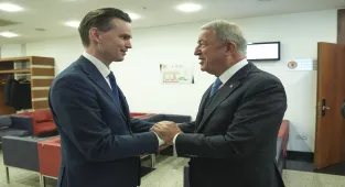 TBMM Milli Savunma Komisyonu Başkanı Akar, Finlandiya Parlamentosu heyetiyle görüştü