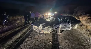 Traktörle çarpışan otomobildeki 3 kişi yaralandı