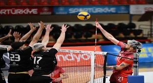 Voleybol: SMS Grup Efeler Ligi