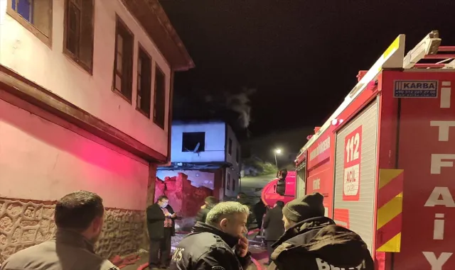 Beypazarı'nda çıkan yangında ahşap ev kullanılamaz hale geldi