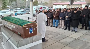 Güdül İlçe Müftüsü Güneş'in vefat eden babası ve kayınbiraderinin cenazeleri defnedildi