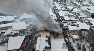 GÜNCELLEME 3 - Erzurum'da Keresteciler Sitesi'nde çıkan yangında 2 kişi öldü, 6 kişi yaralandı
