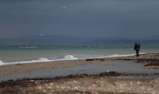 GÜNCELLEME - Çanakkale Boğazı'nda transit gemi geçişleri yeniden başladı