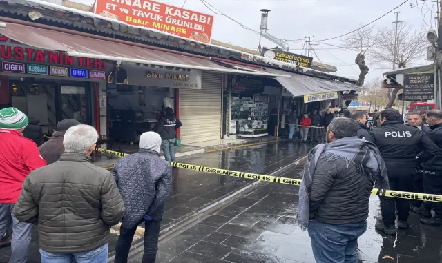 GÜNCELLEME - Şanlıurfa'da iş yerine düzenlenen silahlı saldırıda 2 kişi yaralandı