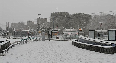 Kayseri'de kar yağışı yerini dondurucu ayaza bıraktı
