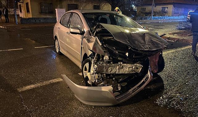 Kayseri'de otomobille hafif ticari aracın çarpıştığı kazada 4 kişi yaralandı