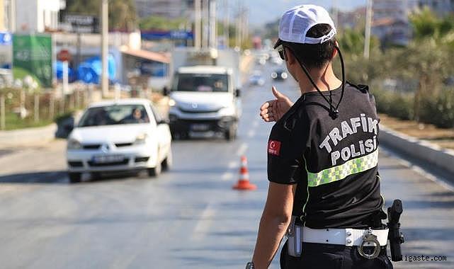 Kayseri'de trafik denetimi: 1235 sürücüye ceza kesildi