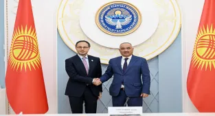 Kırgızistan Meclis Başkanı Turgunbek uulu, TÜRKPA Genel Sekreteri Hasan'ı kabul etti