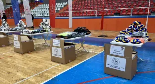 Kırşehir'de kulüp ve okul takımlarına spor malzemesi desteği