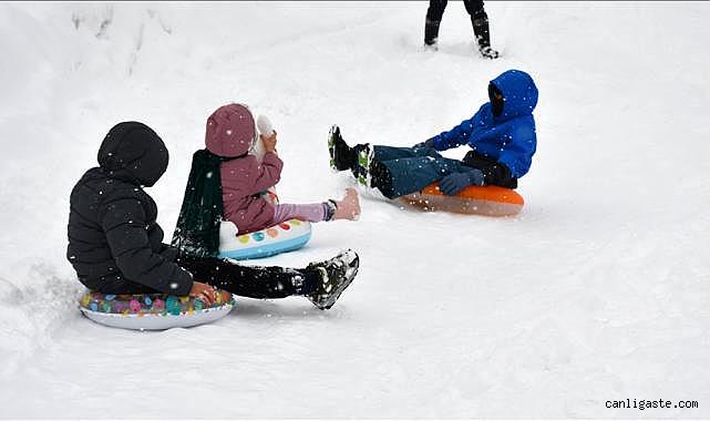 Niğde'de okullar kar nedeniyle yarın tatil