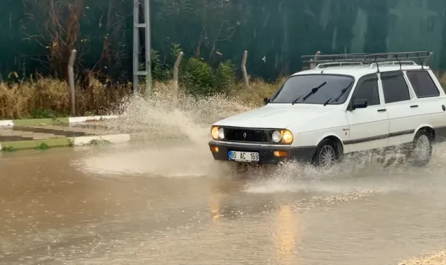 Osmaniye'de sağanak hayatı olumsuz etkiledi