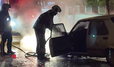 Seyir halindeki araç yanarak kullanılamaz hale geldi