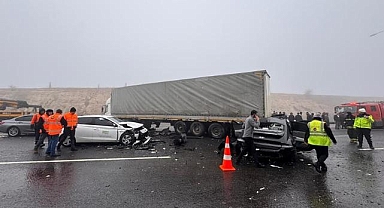 TAG Otoyolu'nda zincirleme kaza: 2 kişi yaşamını yitirdi
