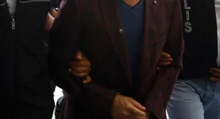 Adana'da güvenlik kamerasından belirlenerek yakalanan hırsızlık zanlısı tutuklandı