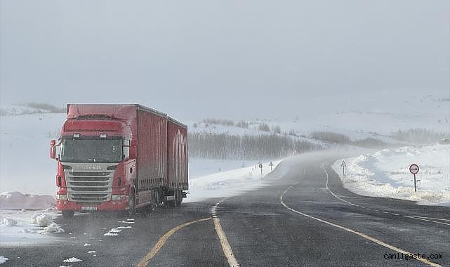 Ardahan-Şavşat kara yolu büyük araç geçişine kapatıldı