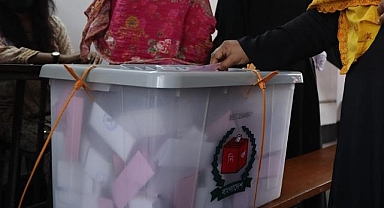 Bangladeş'te seçmenler genel seçim için sandık başında