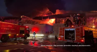 Başakşehir'de kazı çalışması sırasında çukura düşen işçiyi itfaiye kurtardı