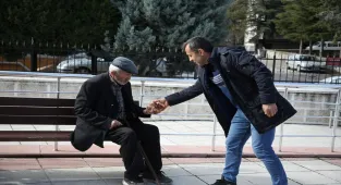 Beypazarı Belediyesi kandil simidi dağıttı