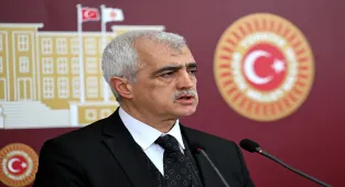 DEM Parti milletvekilleri Meclis'te basın toplantısı düzenledi